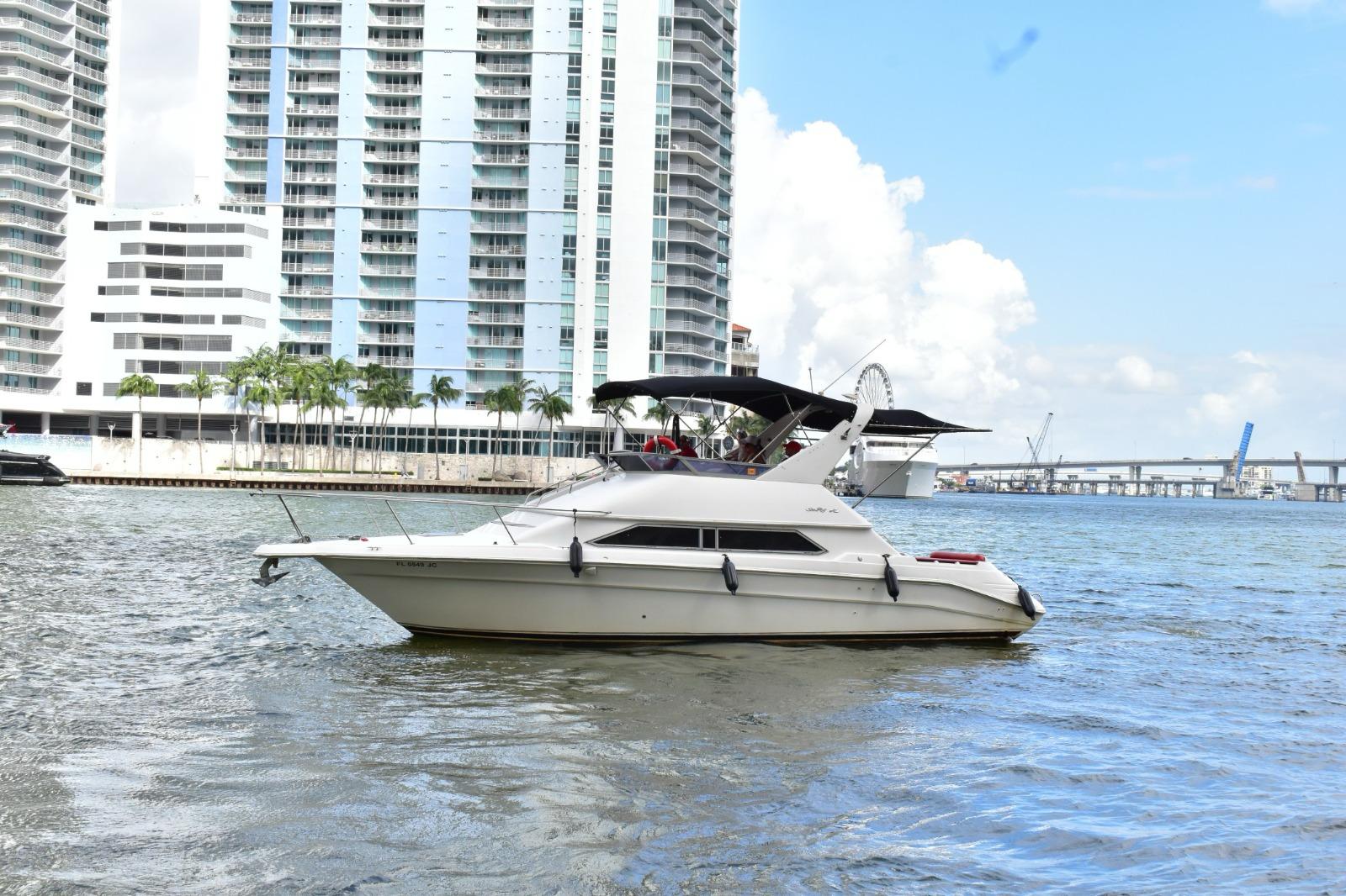 Sea Ray Bridge 40’ $750 | Miami 1 WhatsApp Image 2025 06 05 at 04.44.54 1d5a59dc
