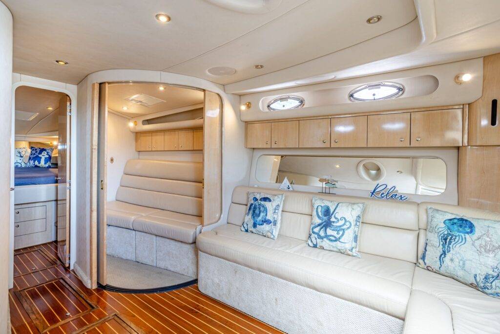 45ft Sea Ray Sundancer Alquiler de Yates Miami 🌅 | Exclusivo Carta Aventura de $750 9 %MAlquiler de yates en Miami%