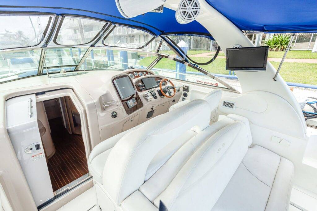 45ft Sea Ray Sundancer Alquiler de Yates Miami 🌅 | Exclusivo Carta Aventura de $750 4 %MAlquiler de yates en Miami%