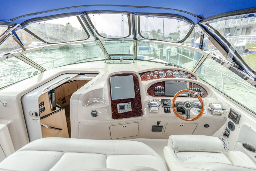 45ft Sea Ray Sundancer Alquiler de Yates Miami 🌅 | Exclusivo Carta Aventura de $750 6 %MAlquiler de yates en Miami%