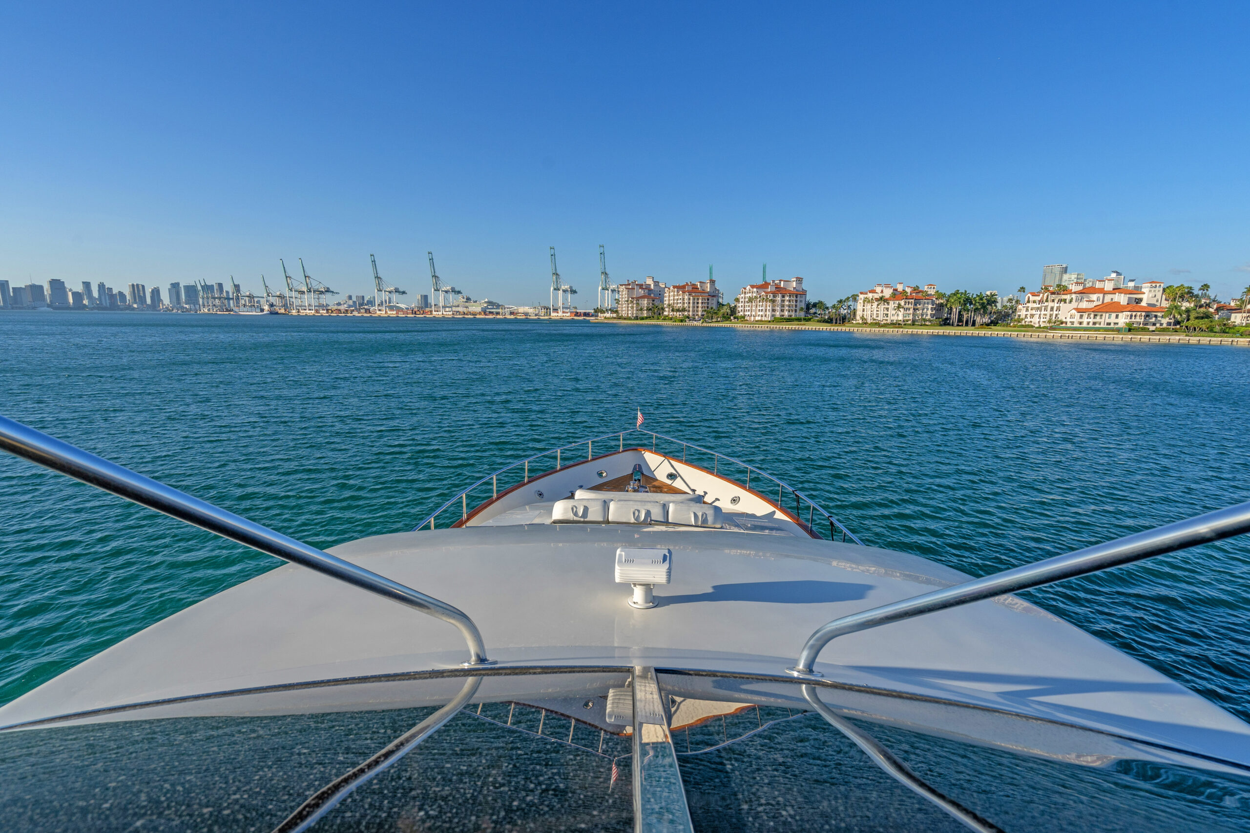 Azimut 90ft Yacht | Miami 20 %Miami Yacht Rentals%