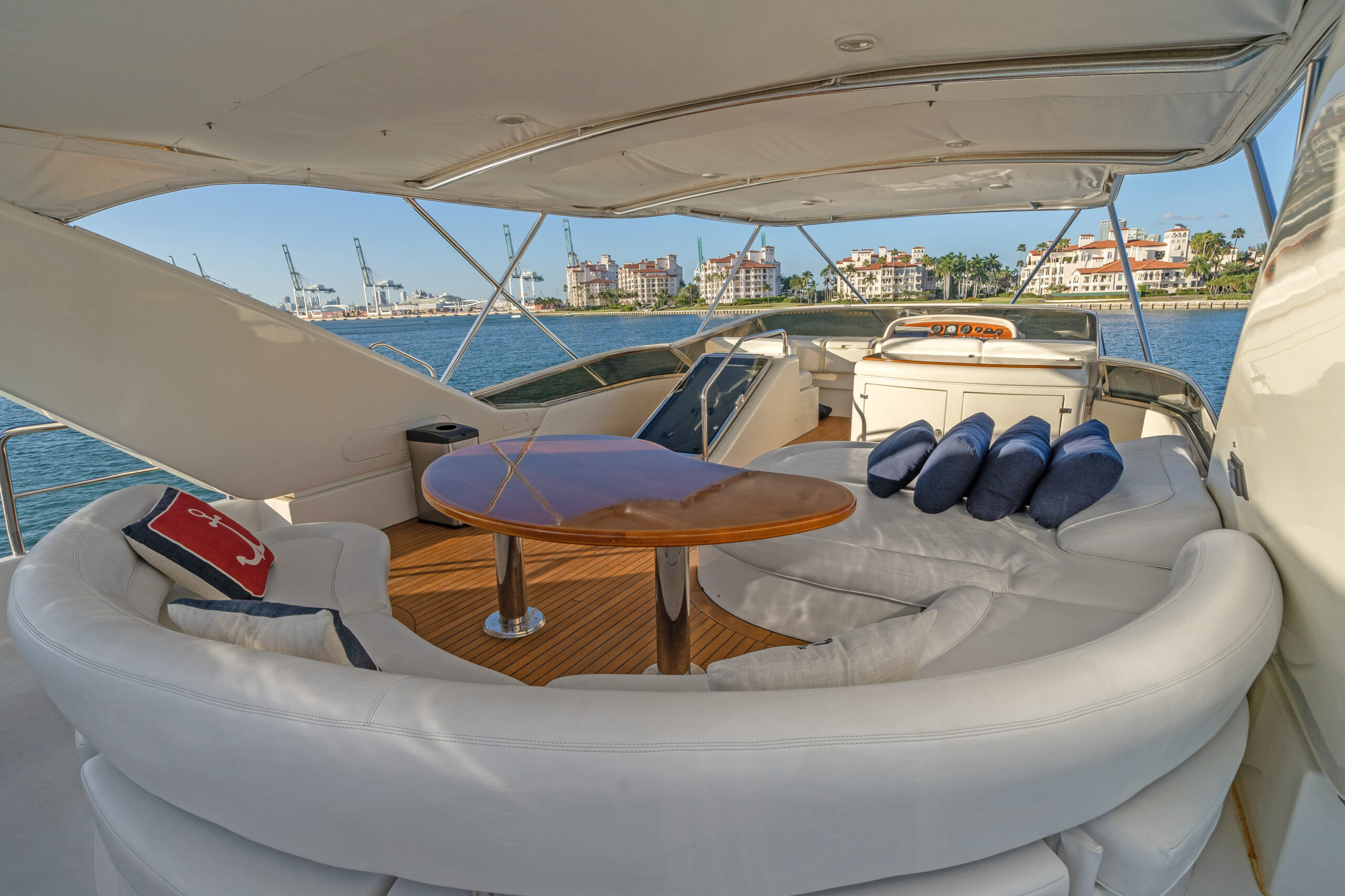 Azimut 90ft Yacht | Miami 17 %Miami Yacht Rentals%