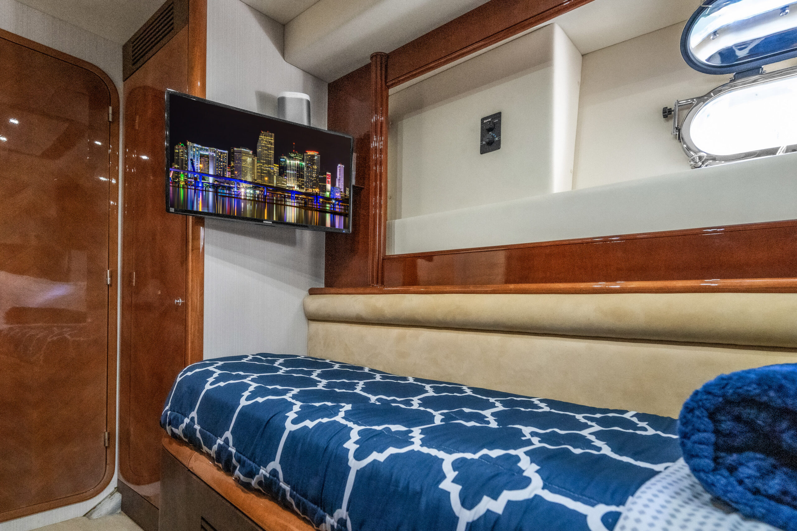 Azimut 90ft Yacht | Miami 28 %Miami Yacht Rentals%