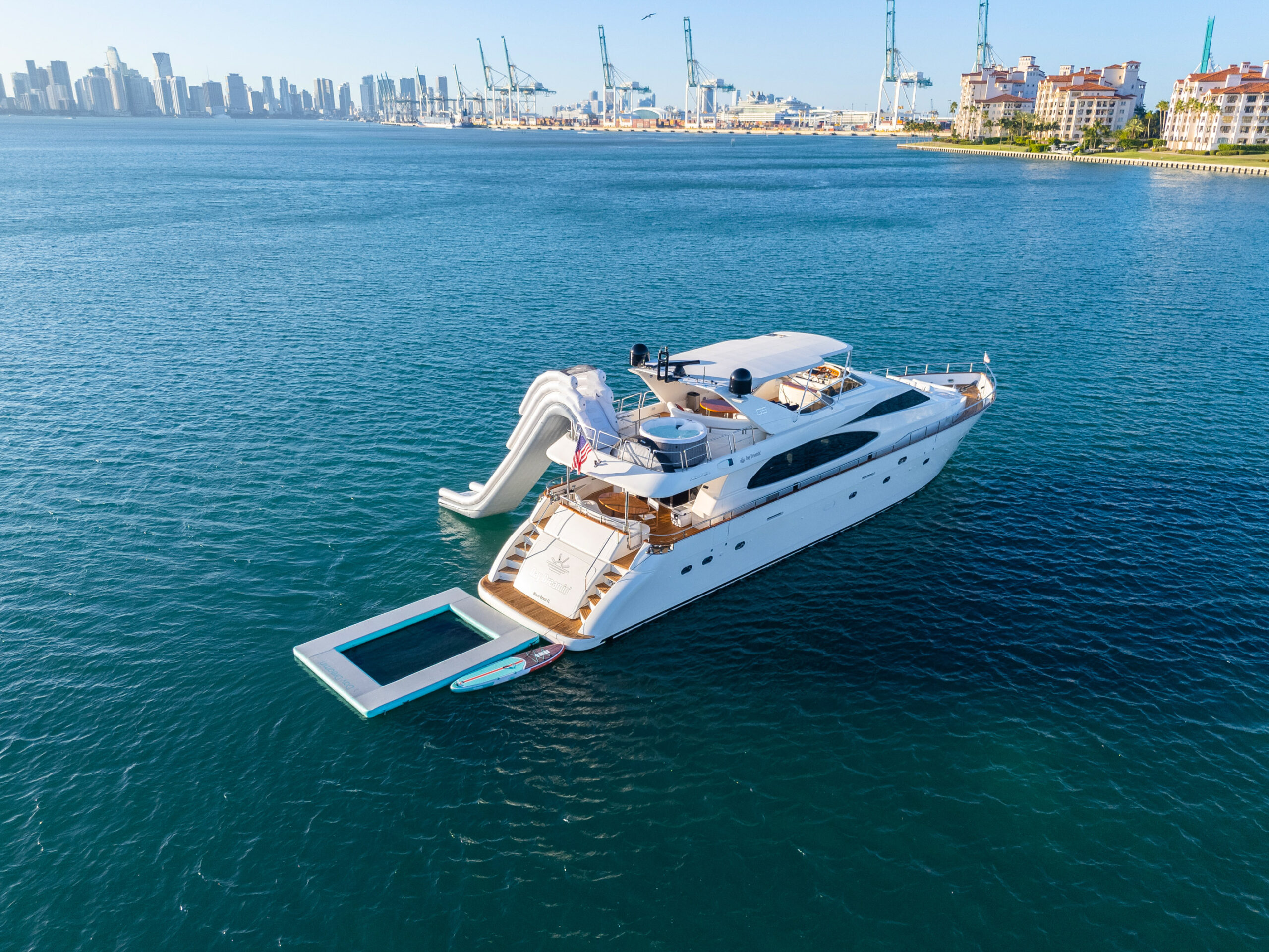 Azimut 90ft Yacht | Miami 2 %Miami Yacht Rentals%