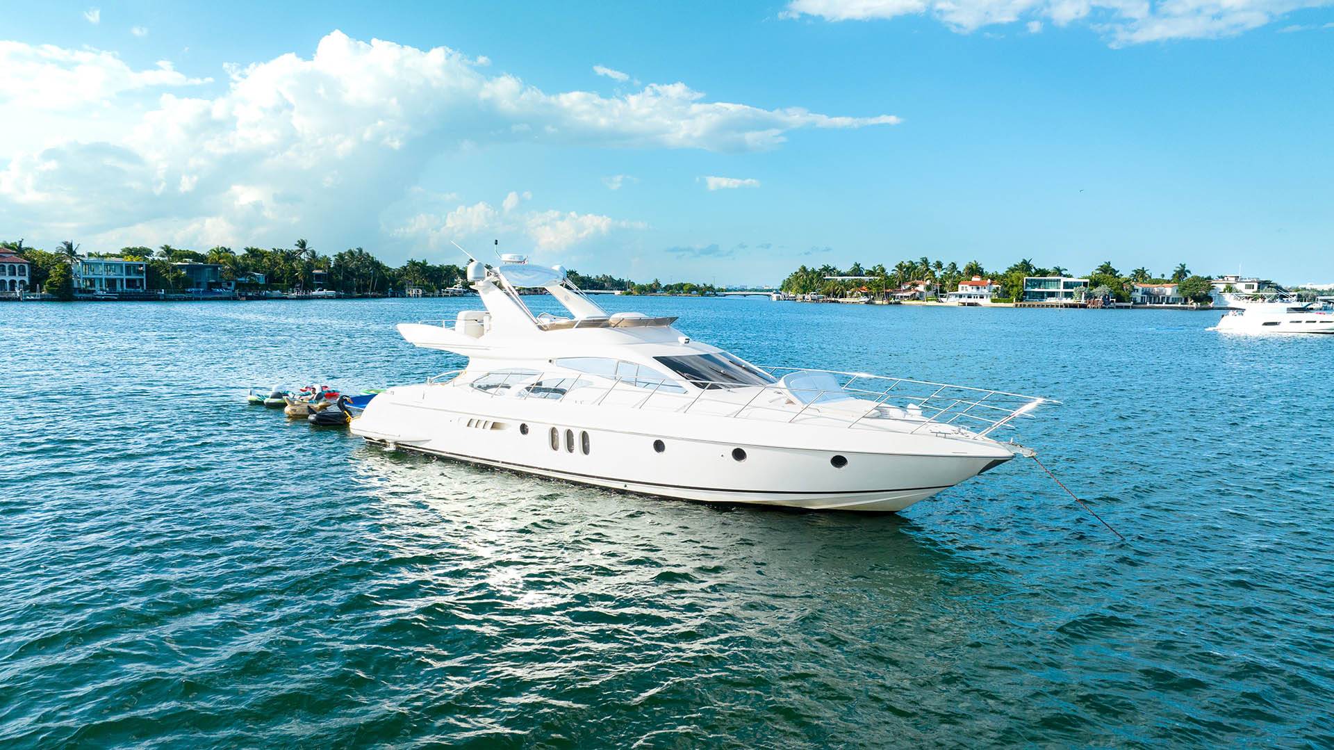 Azimut 62ft Yacht Allegra | Miami 3 %Miami Yacht Rentals%