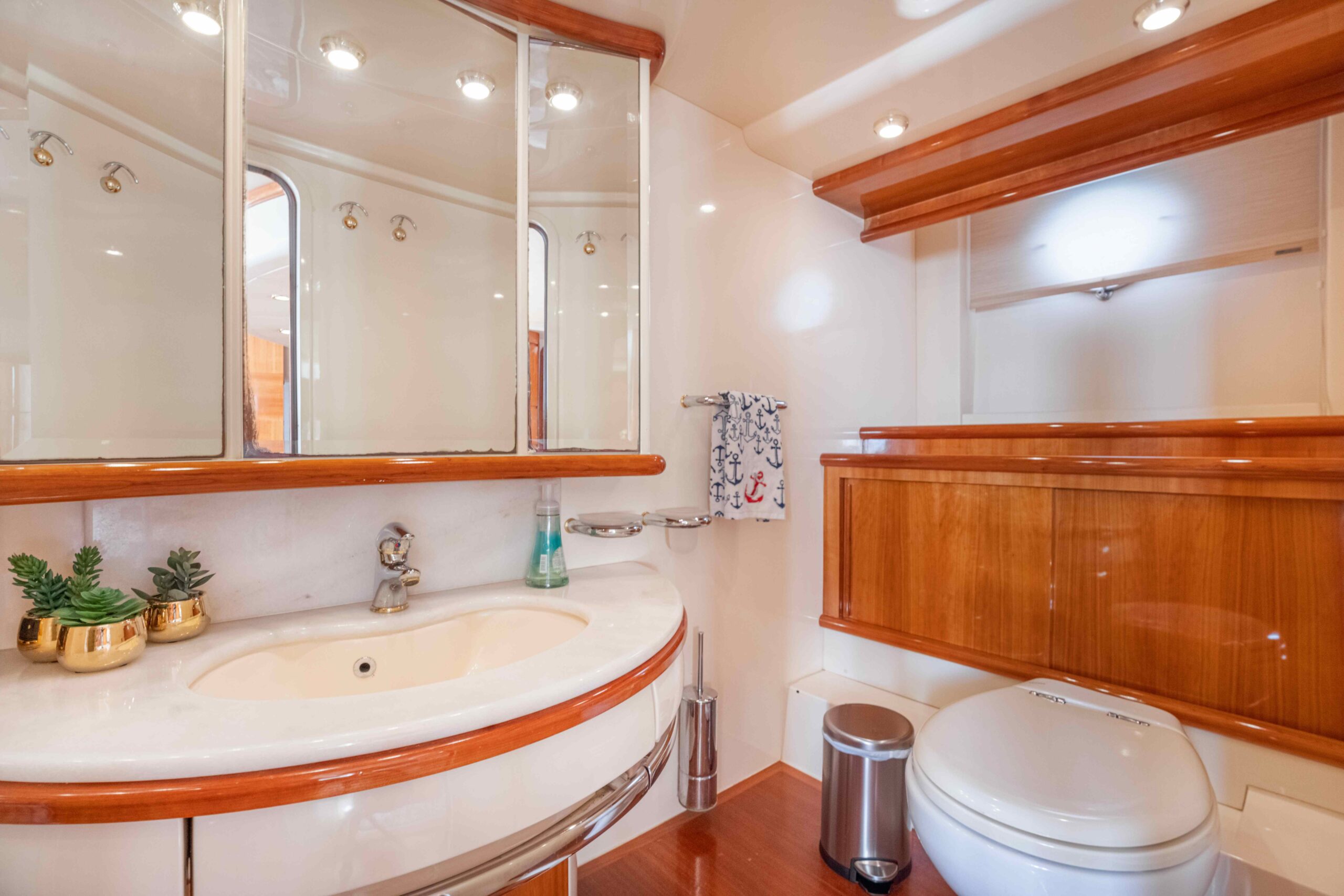 Azimut 62ft Yacht Allegra | Miami 31 %Miami Yacht Rentals%