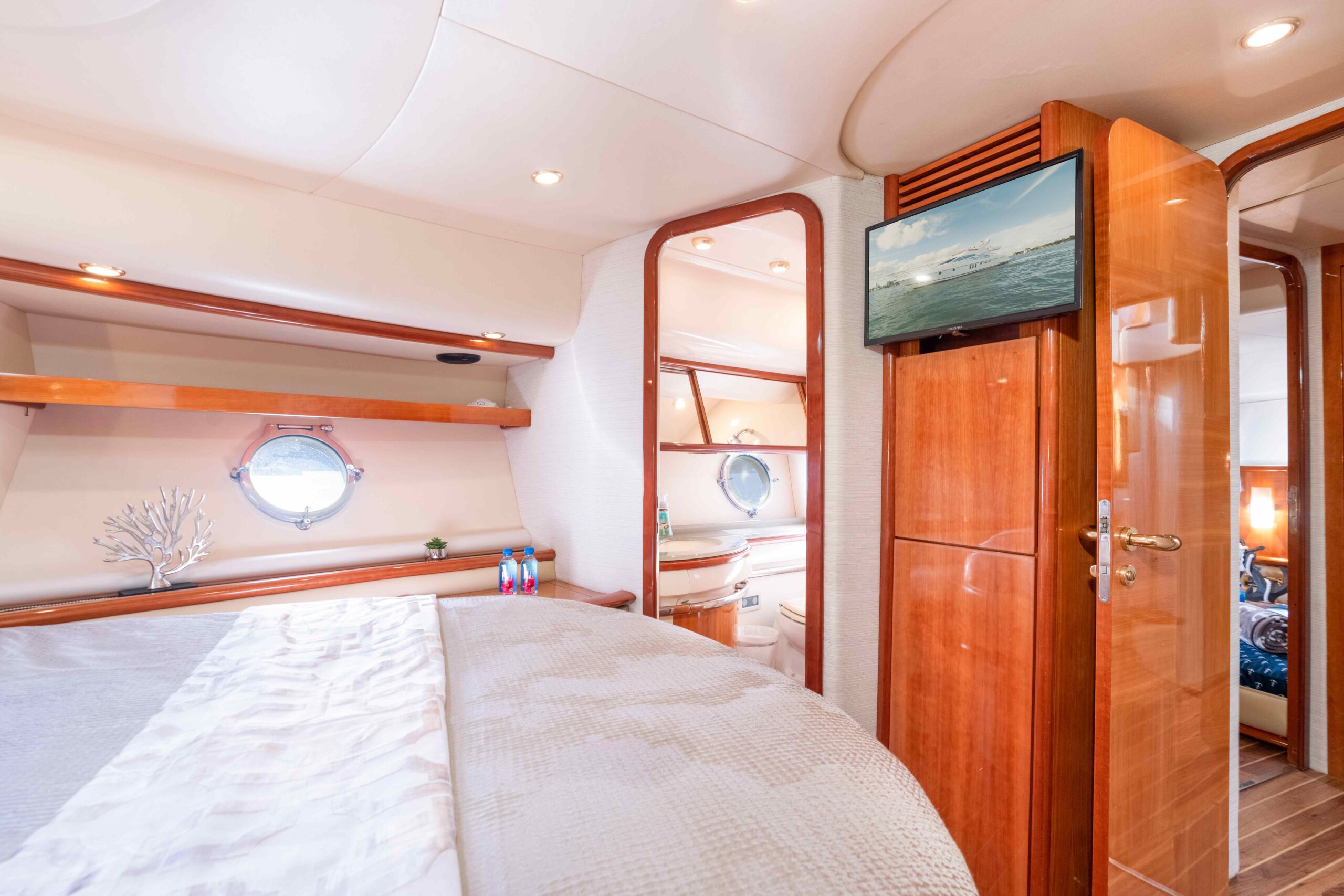 Azimut 62ft Yacht Allegra | Miami 33 %Miami Yacht Rentals%
