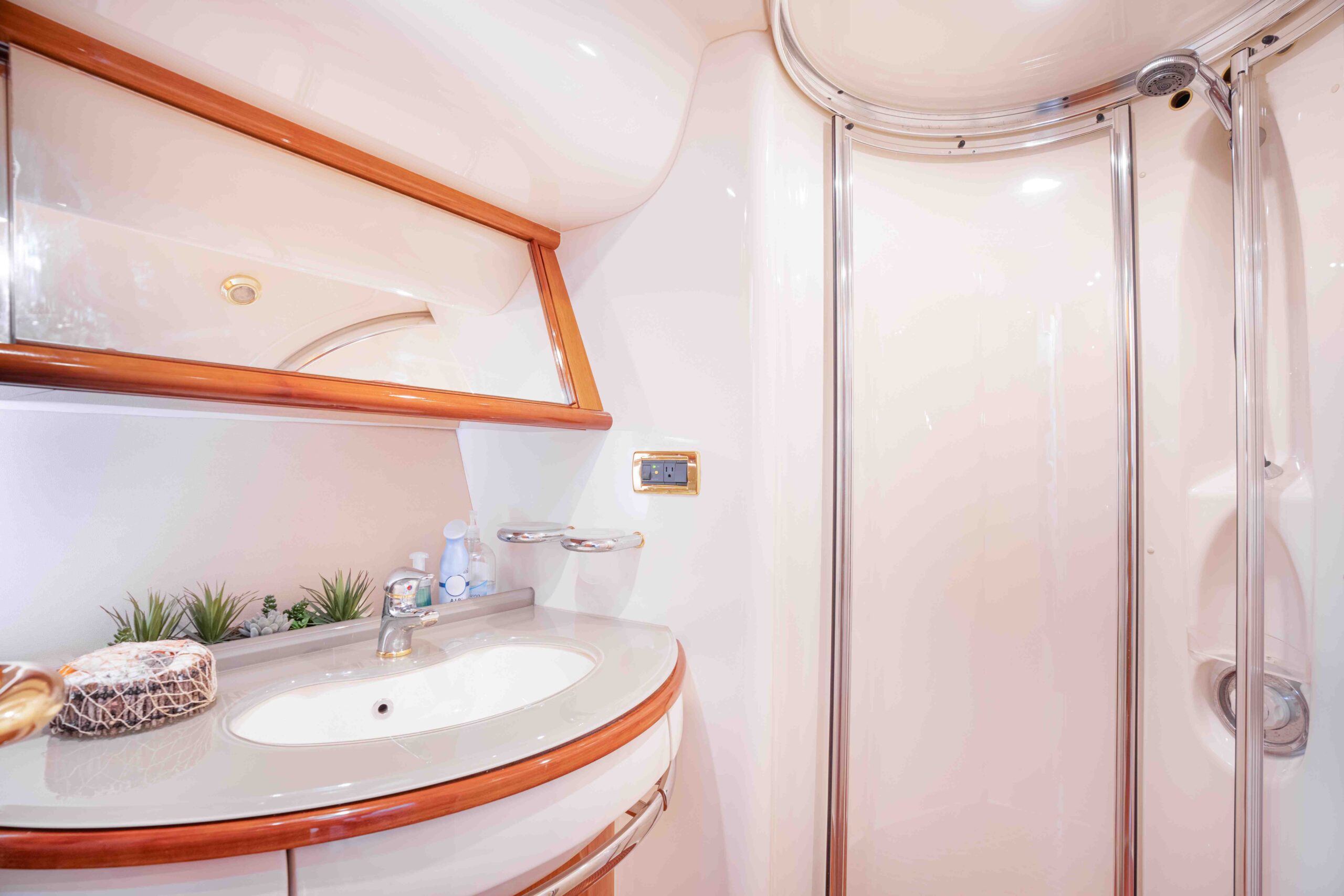 Azimut 62ft Yacht Allegra | Miami 36 %Miami Yacht Rentals%