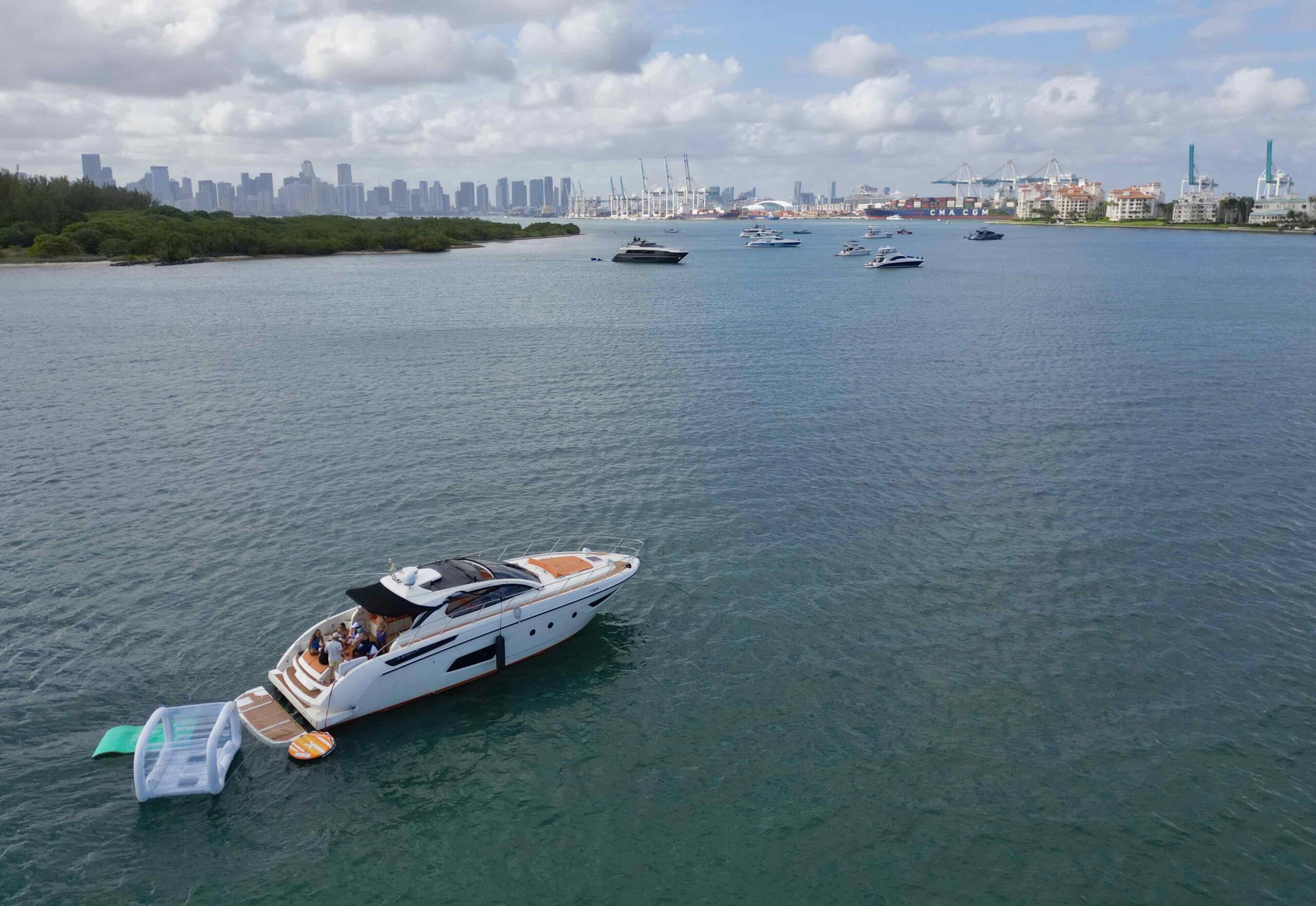 Azimut 53ft Atlantis | Miami 8 %Miami Yacht Rentals%