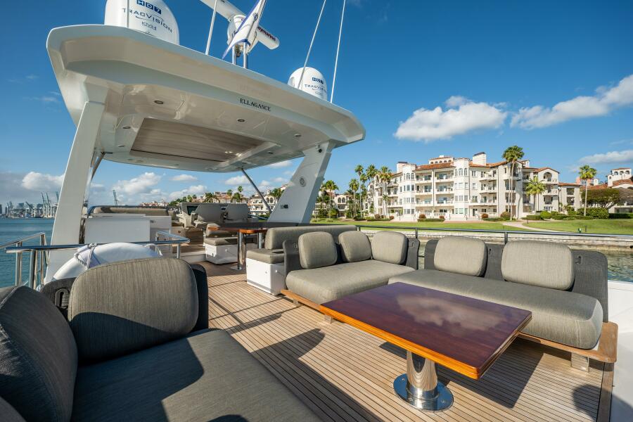 Azimut 55ft Yacht | Miami 7 %Miami Yacht Rentals%