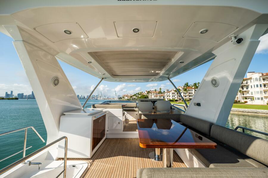 Azimut 55ft Yacht | Miami 8 %Miami Yacht Rentals%