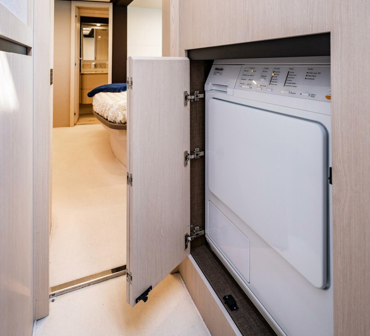 Azimut 55ft Yacht | Miami 17 %Miami Yacht Rentals%