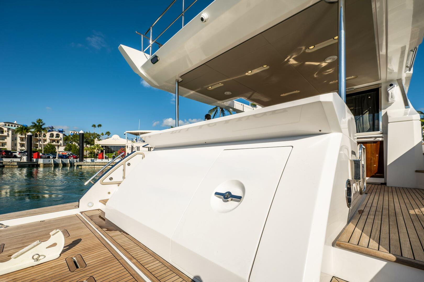 Azimut 55ft Yacht | Miami 5 %Miami Yacht Rentals%