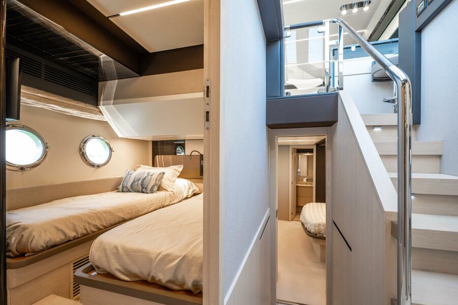 Azimut 55ft Yacht | Miami 24 %Miami Yacht Rentals%