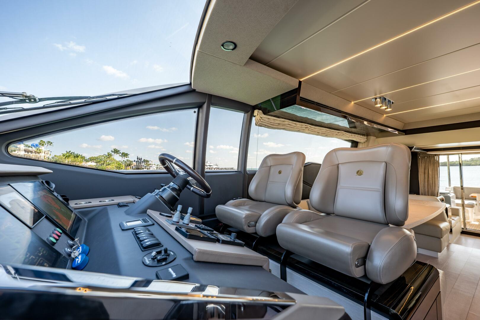 Azimut 55ft Yacht | Miami 25 %Miami Yacht Rentals%