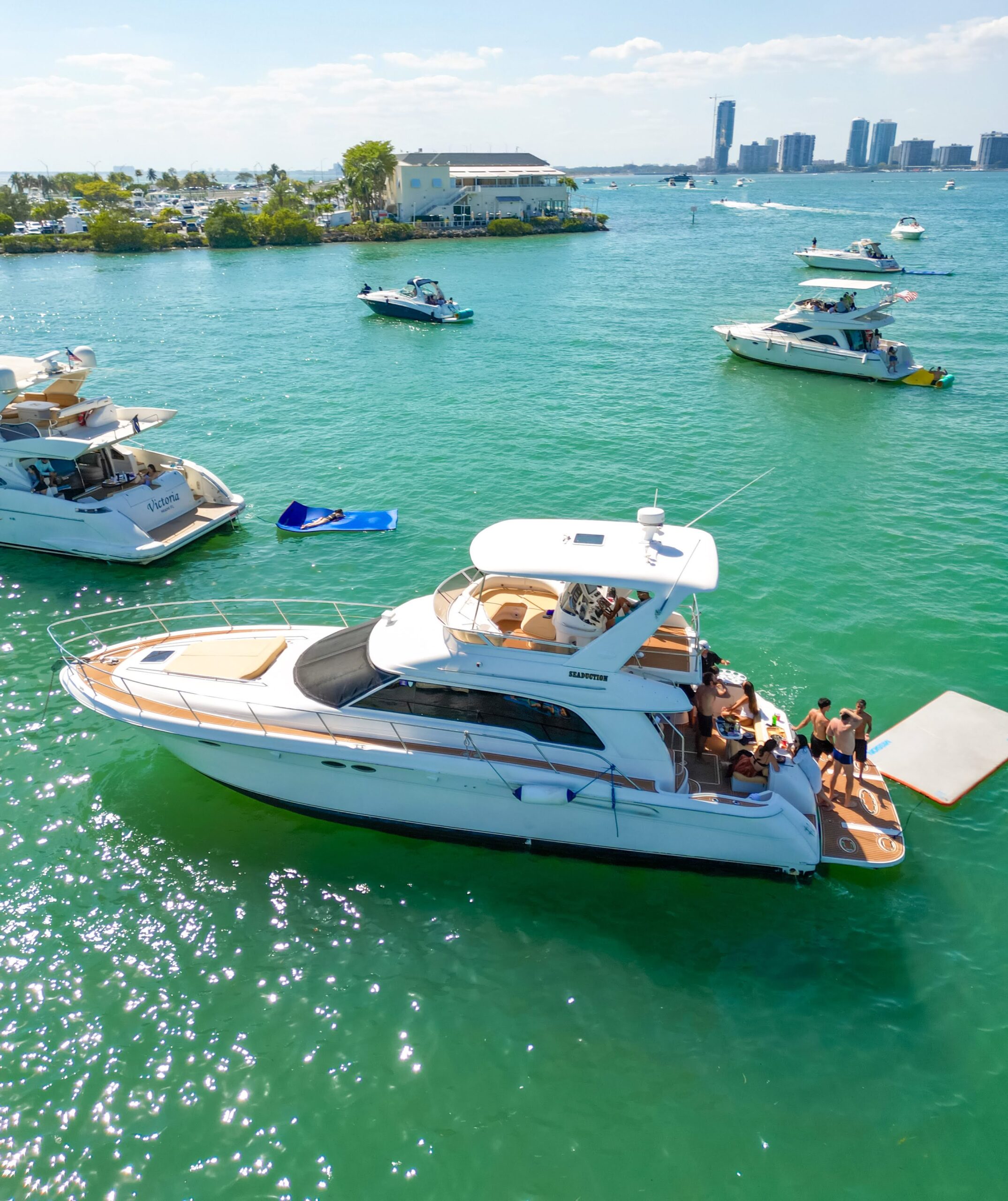 55ft Searay Sedan Bridge $1300 | Miami 1 D73A42F9 17F2 47CD AE30 8CDAF5461CD5 scaled