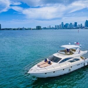 53ft Azimut Atlantis Alquiler de Yates Miami 🛥️ | Sporty Luxury Yacht Charter from $999