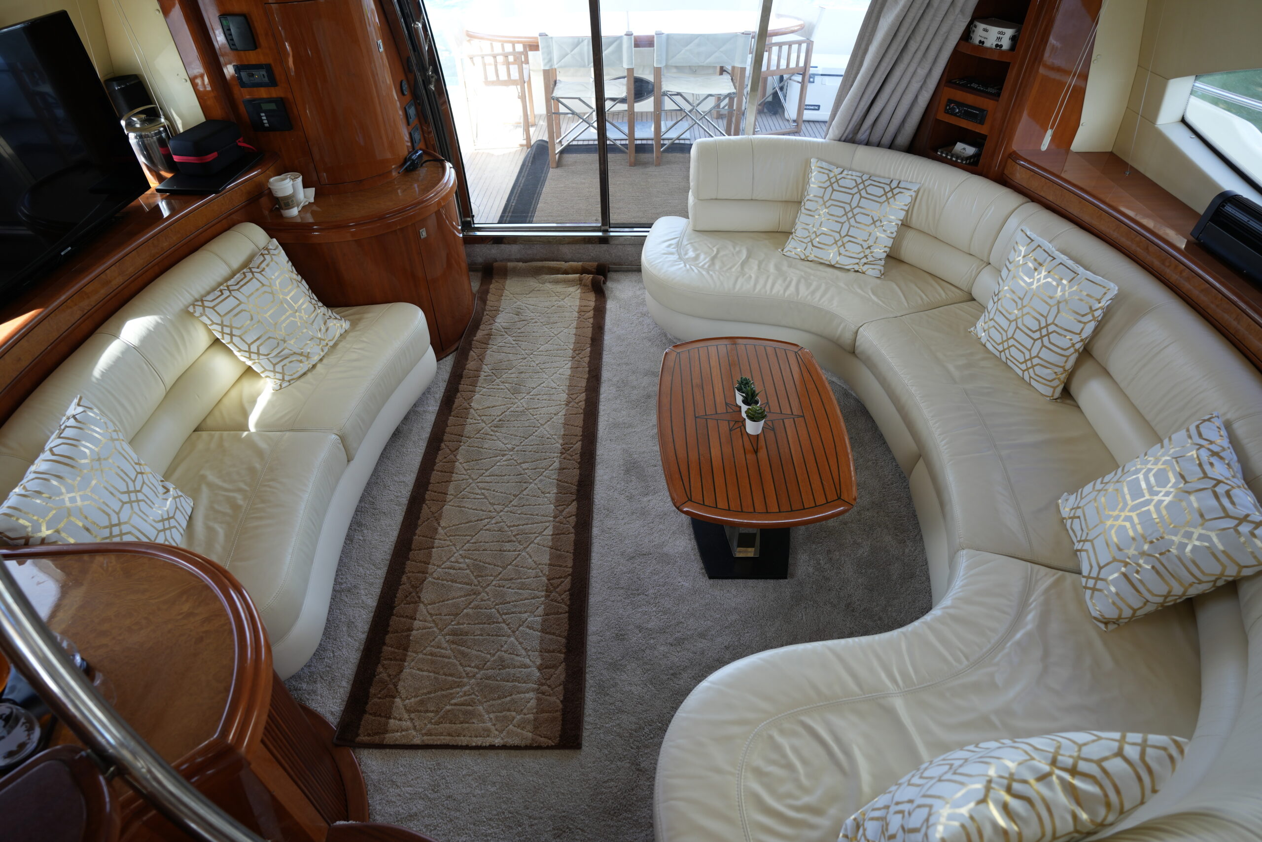 70ft Azimut ~ Finesse | Miami 18 %Miami Yacht Rentals%