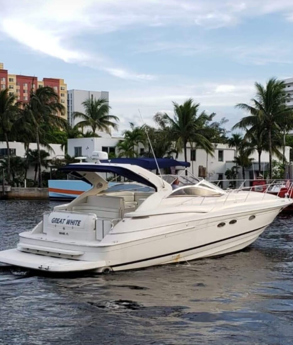 Regal 44ft | Miami 1 %Miami Yacht Rentals%