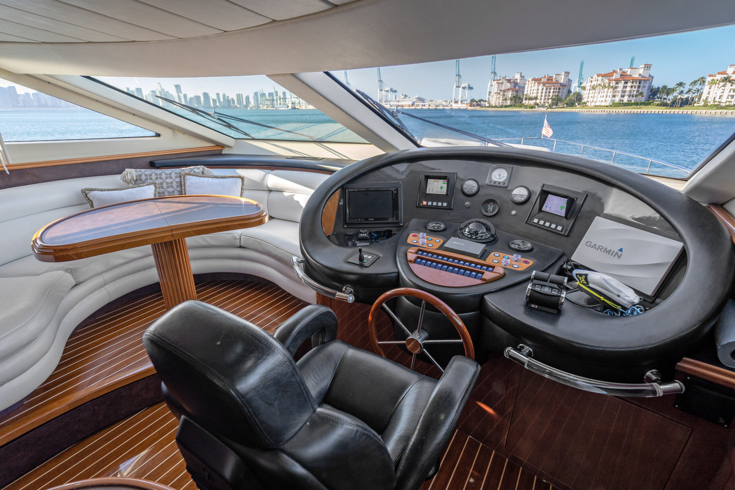 Azimut 90ft Yacht | Miami 31 %Miami Yacht Rentals%