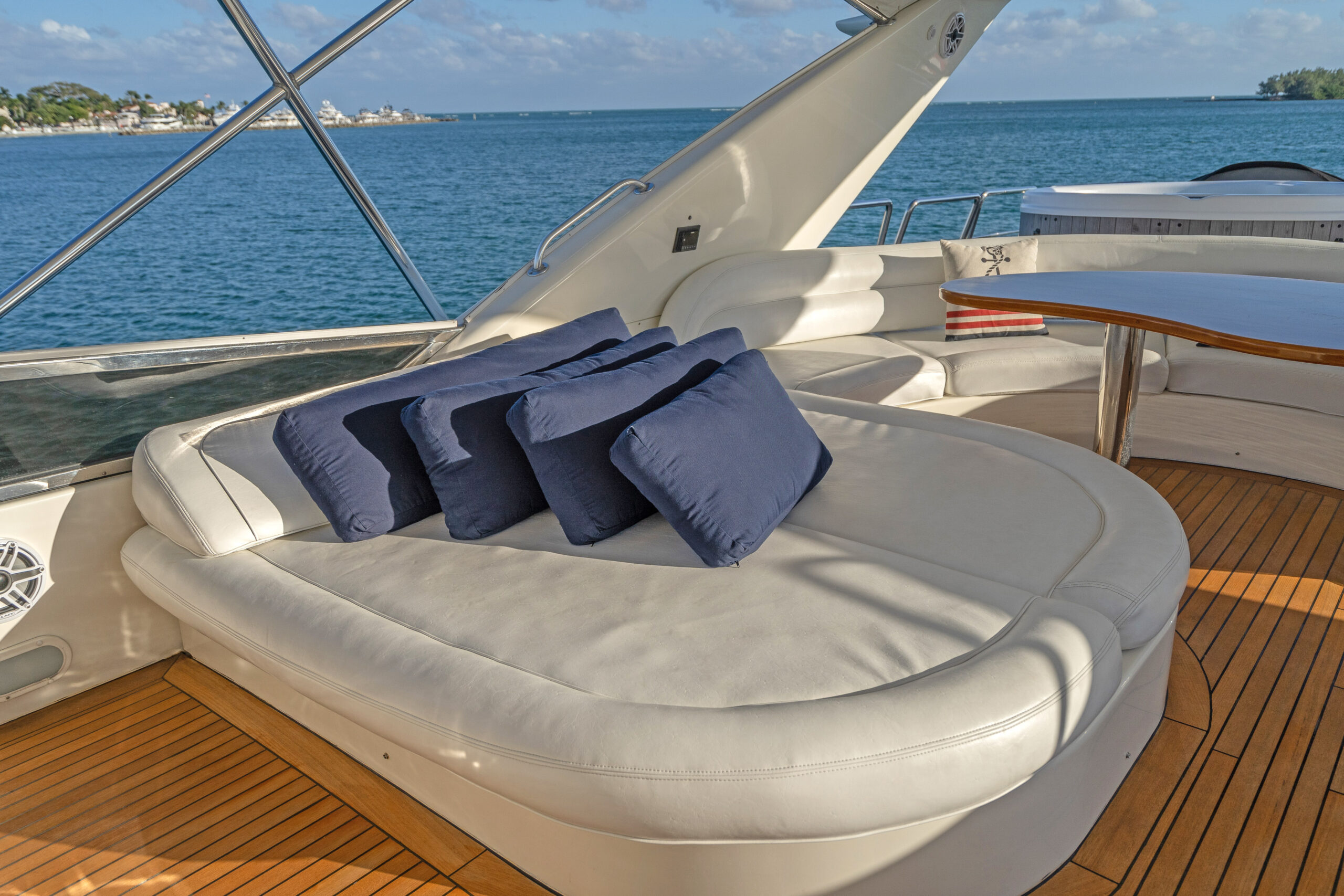 Azimut 90ft Yacht | Miami 16 %Miami Yacht Rentals%