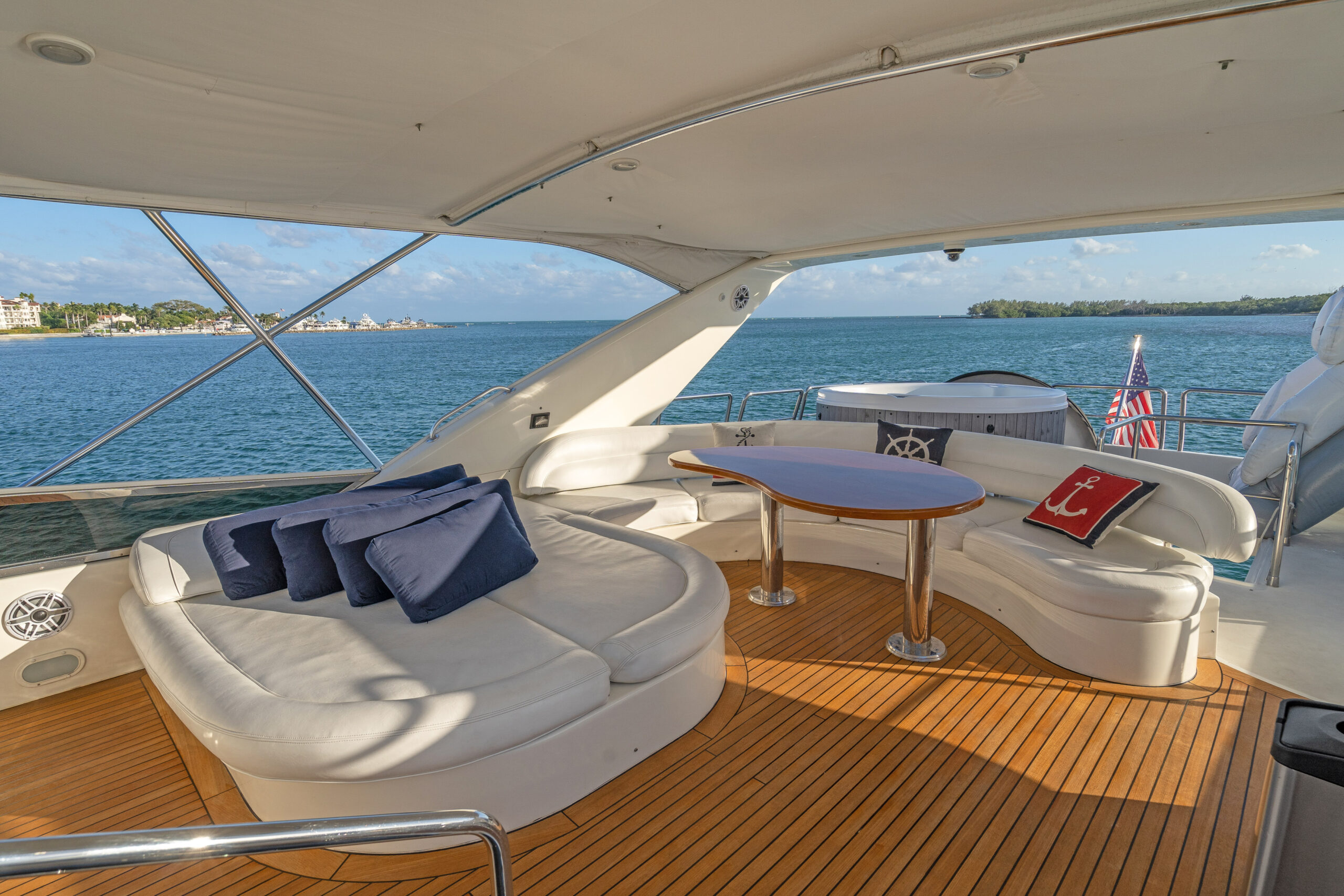 Azimut 90ft Yacht | Miami 7 %Miami Yacht Rentals%