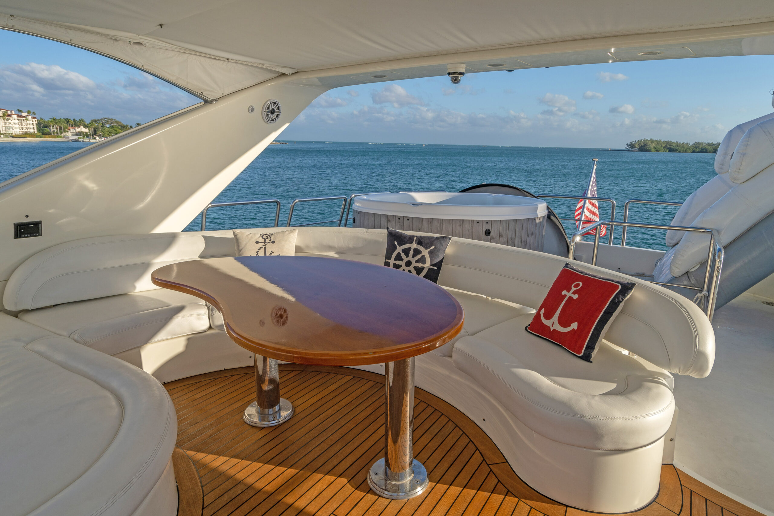 Azimut 90ft Yacht | Miami 9 %Miami Yacht Rentals%