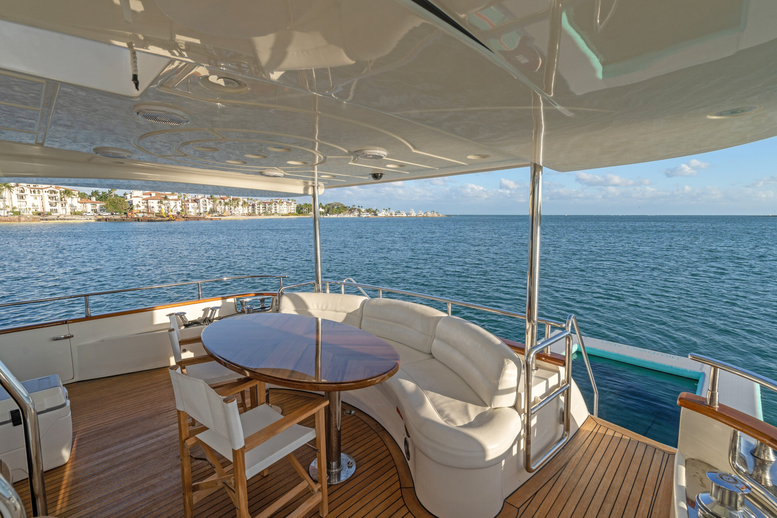 Azimut 90ft Yacht | Miami 8 %Miami Yacht Rentals%