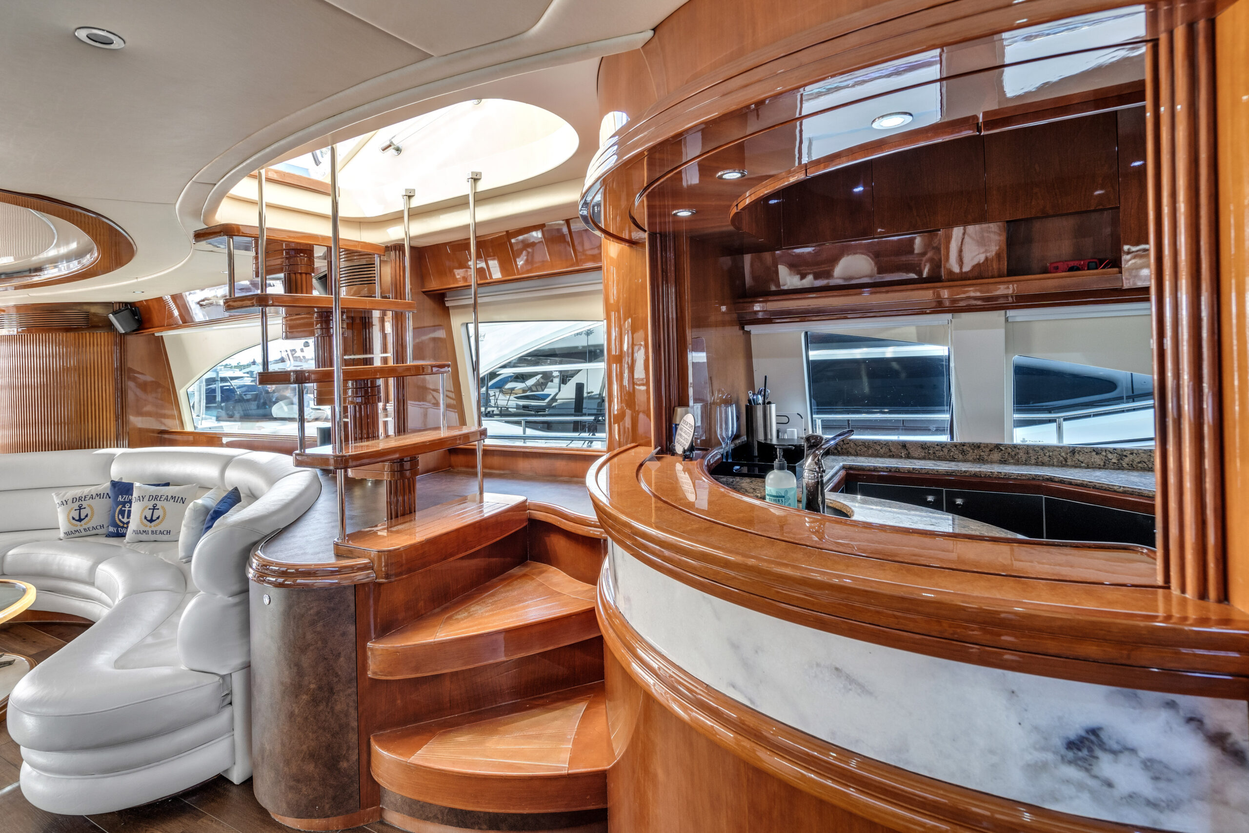 Azimut 90ft Yacht | Miami 39 %Miami Yacht Rentals%