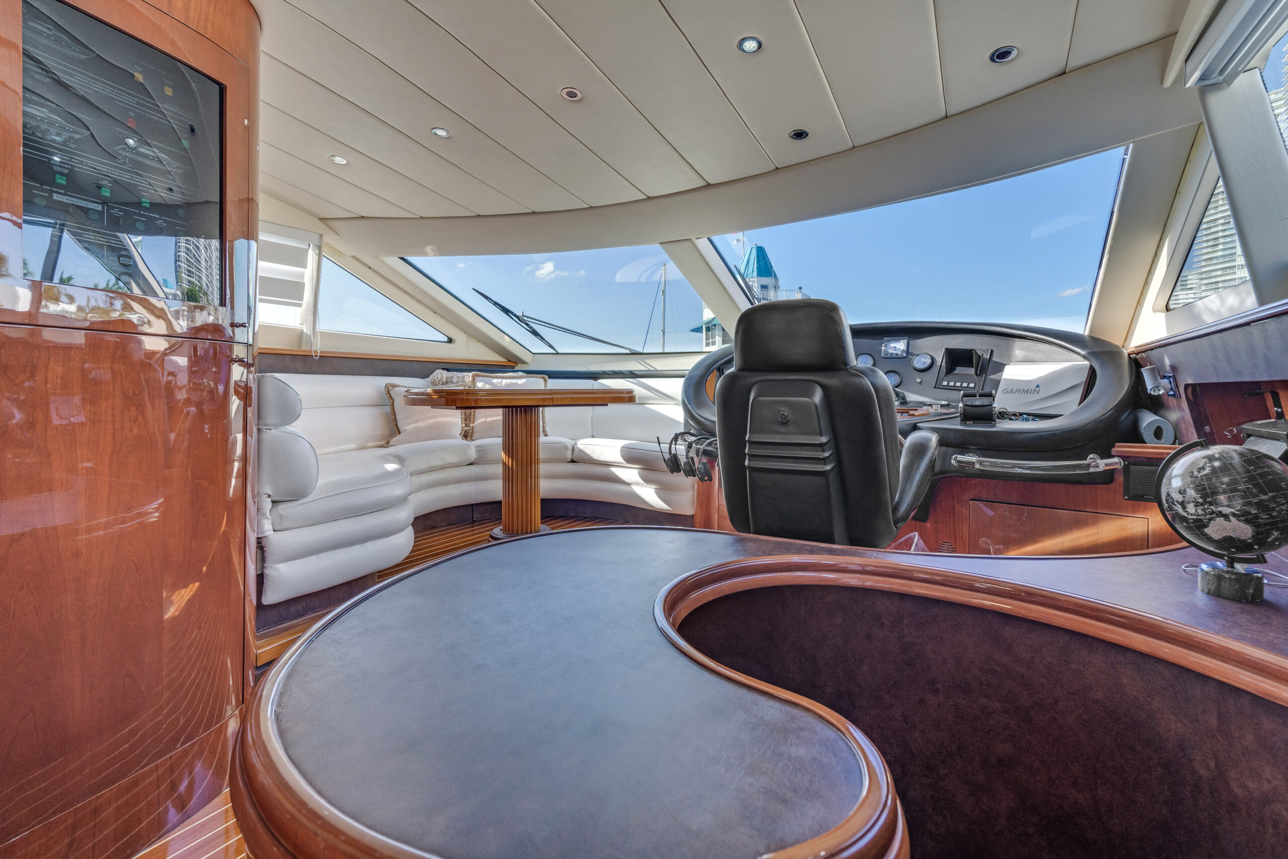 Azimut 90ft Yacht | Miami 40 %Miami Yacht Rentals%