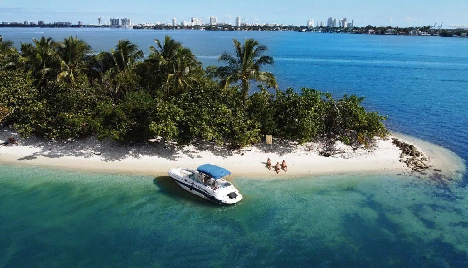 26ft Sundeck | Miami Yacht 1 %Miami Yacht Rentals%