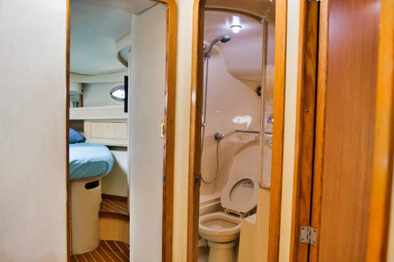 50ft SeaRay – Broker Yacht Miami 🚤 9 %Miami Yacht Rentals%