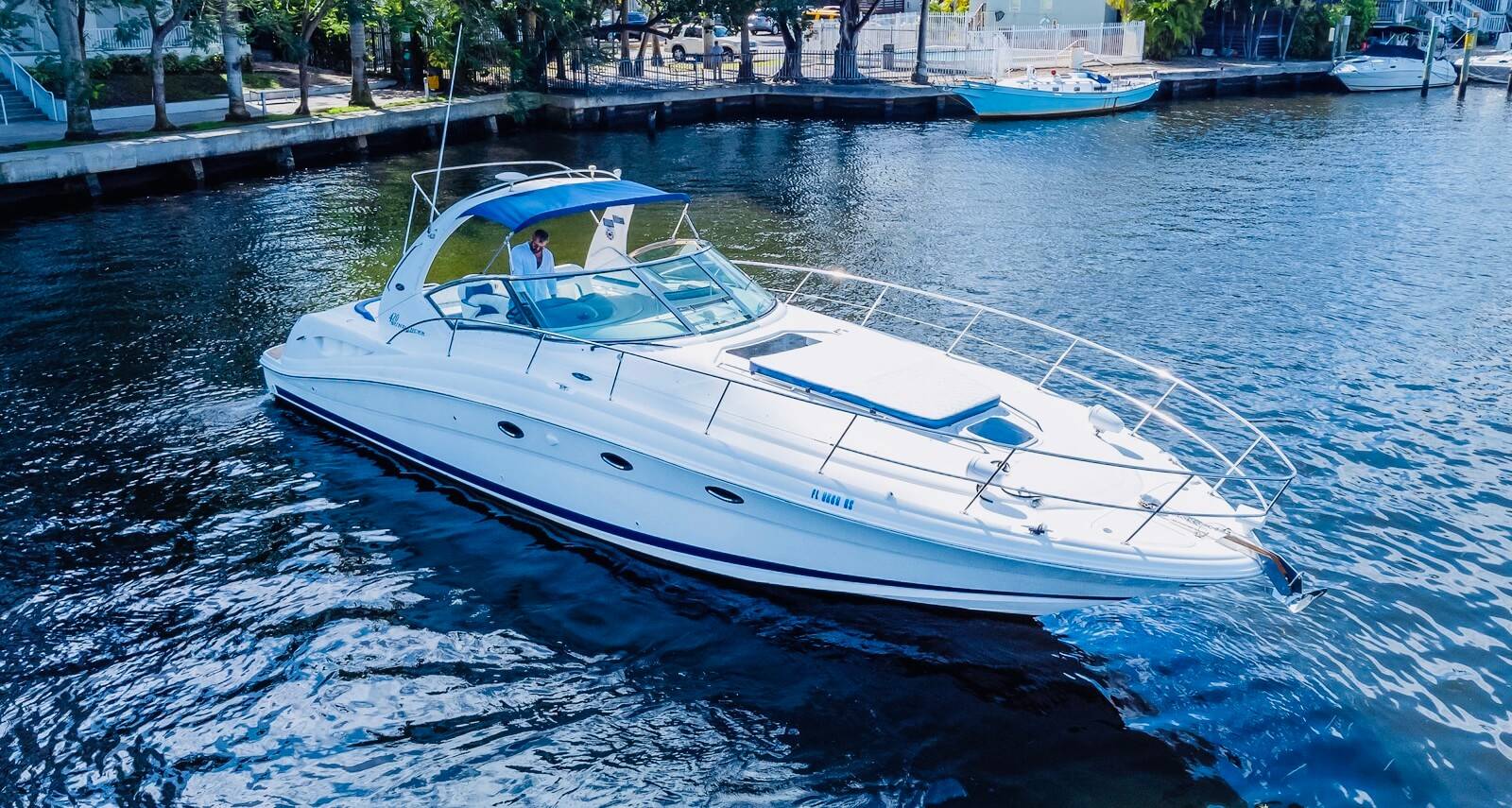 50ft SeaRay "Infinity Nights" Yacht Rental Miami 🌙 | Party Charter & Night Escape 1 %MAlquiler de yates en Miami%