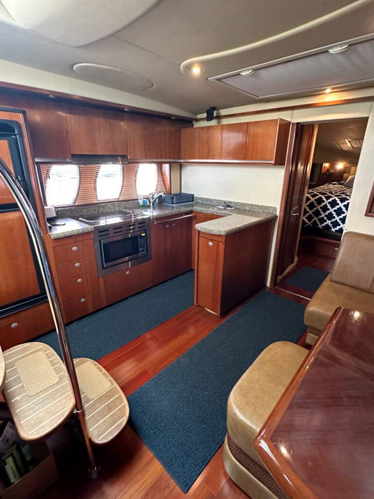52ft Sea Ray Yacht Rental Miami | Alquiler privado con capitán 🚤 1 %MAlquiler de yates en Miami%