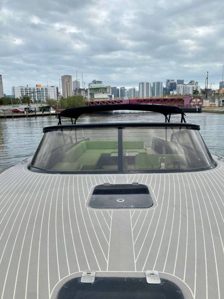 40ft VanDutch "Drakarys" Alquiler de Yates Miami 🔥 | Iconic Party Charter 11 %MAlquiler de yates en Miami%