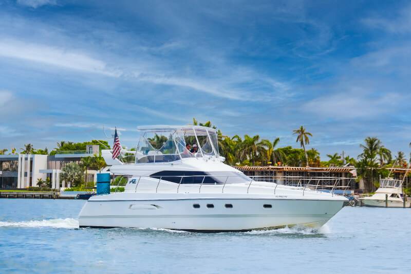 50ft Azimut | Miami Yacht 1 %Miami Yacht Rentals%
