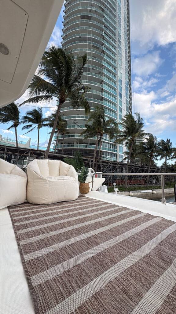 50ft Azimut “Good Vibes” Yacht Rental Miami 🥂 | Party Charter 4 %Miami Yacht Rentals%