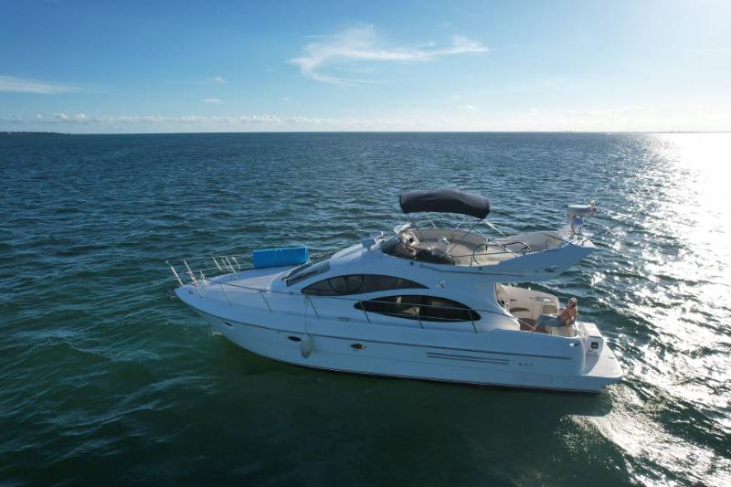 45ft Azimut Nirvana | Miami Yacht 1 %Miami Yacht Rentals%