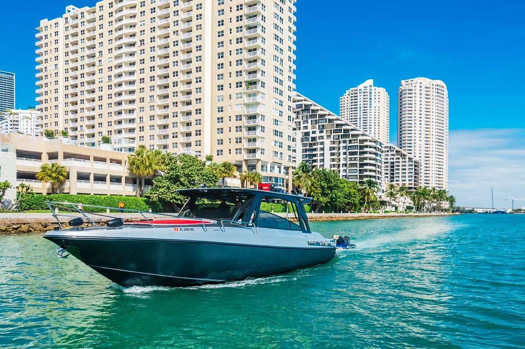 42ft Tempest | Miami Yacht 1 %Miami Yacht Rentals%