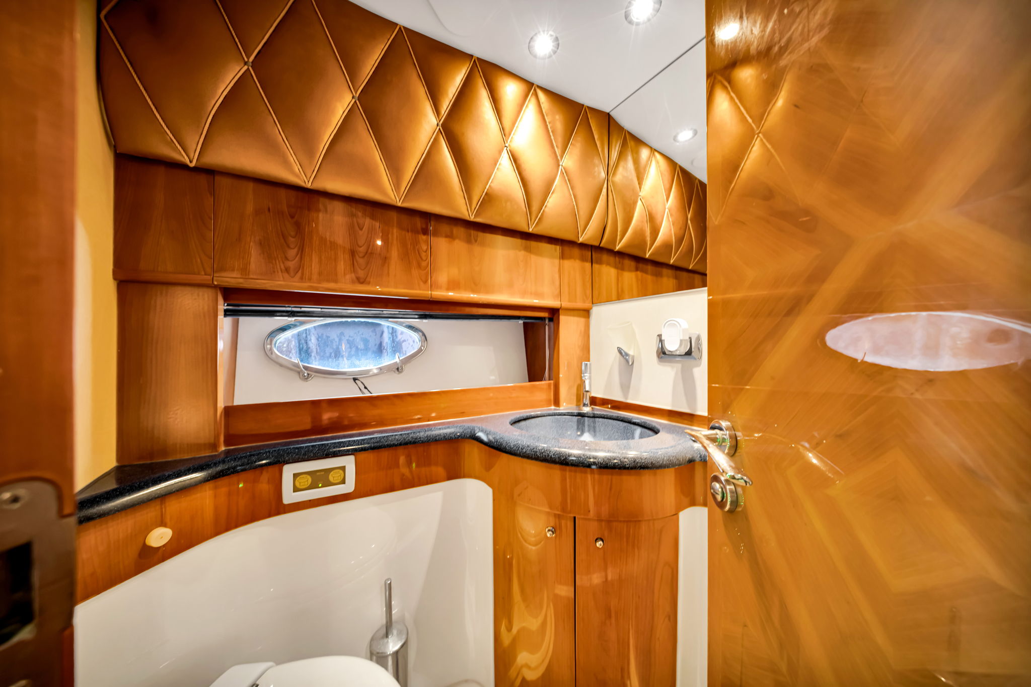 67FT AICON Green Hulk | Miami 19 %Miami Yacht Rentals%