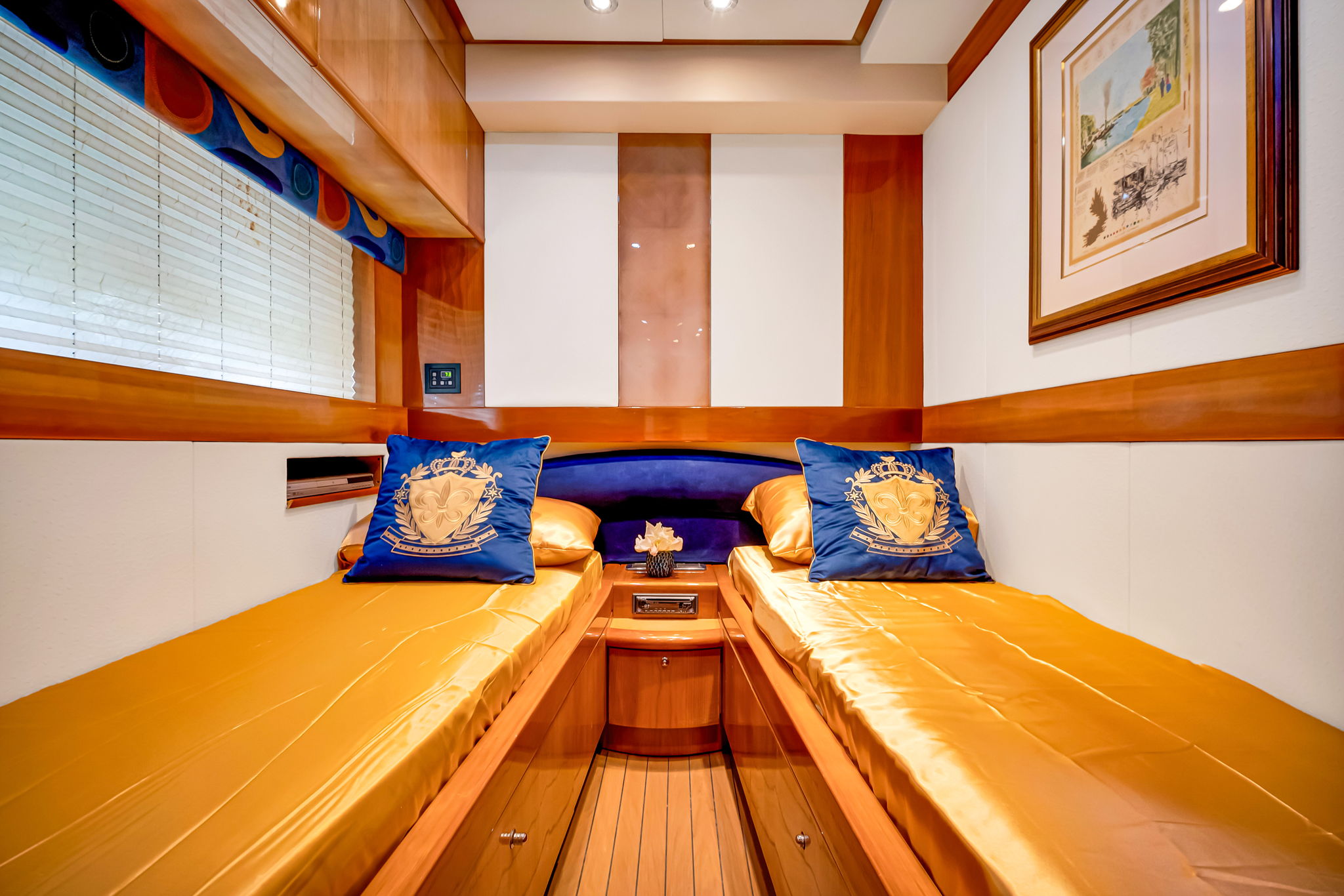 67FT AICON Green Hulk | Miami 23 %Miami Yacht Rentals%