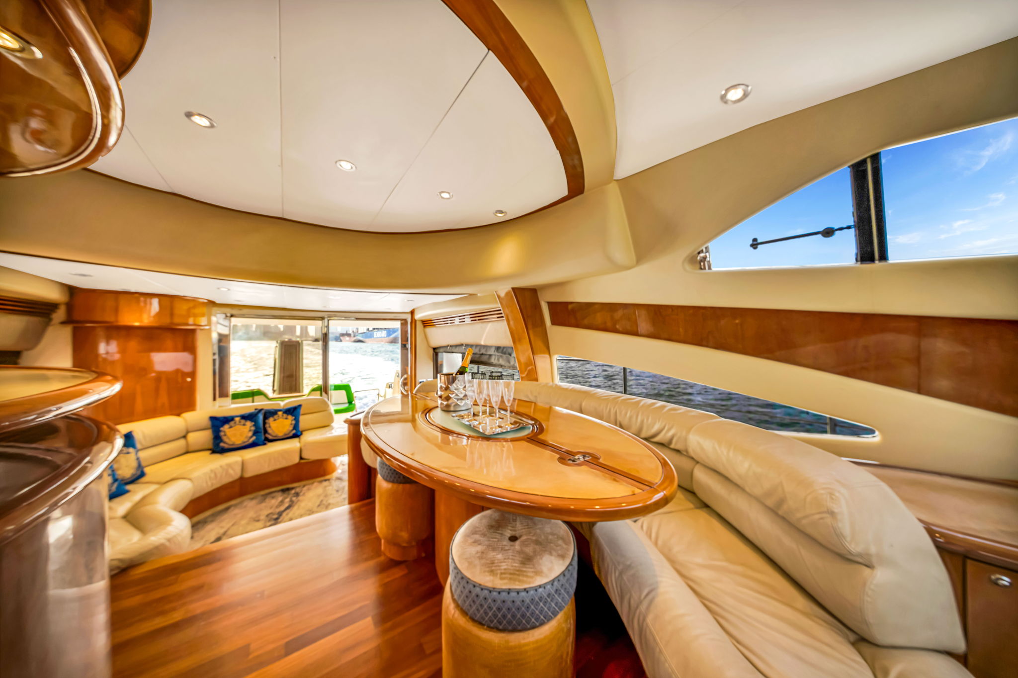 67FT AICON Green Hulk | Miami 14 %Miami Yacht Rentals%