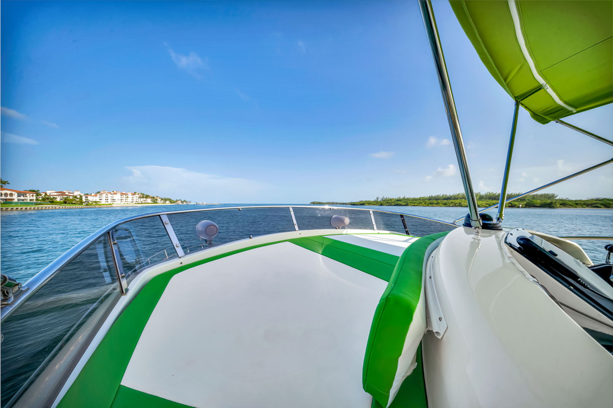 67FT AICON Green Hulk | Miami 6 %Miami Yacht Rentals%