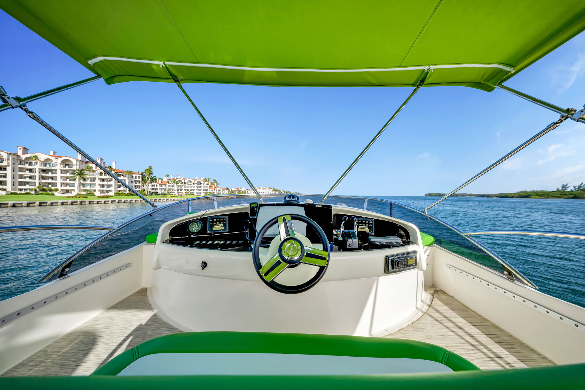 67FT AICON Green Hulk | Miami 5 %Miami Yacht Rentals%