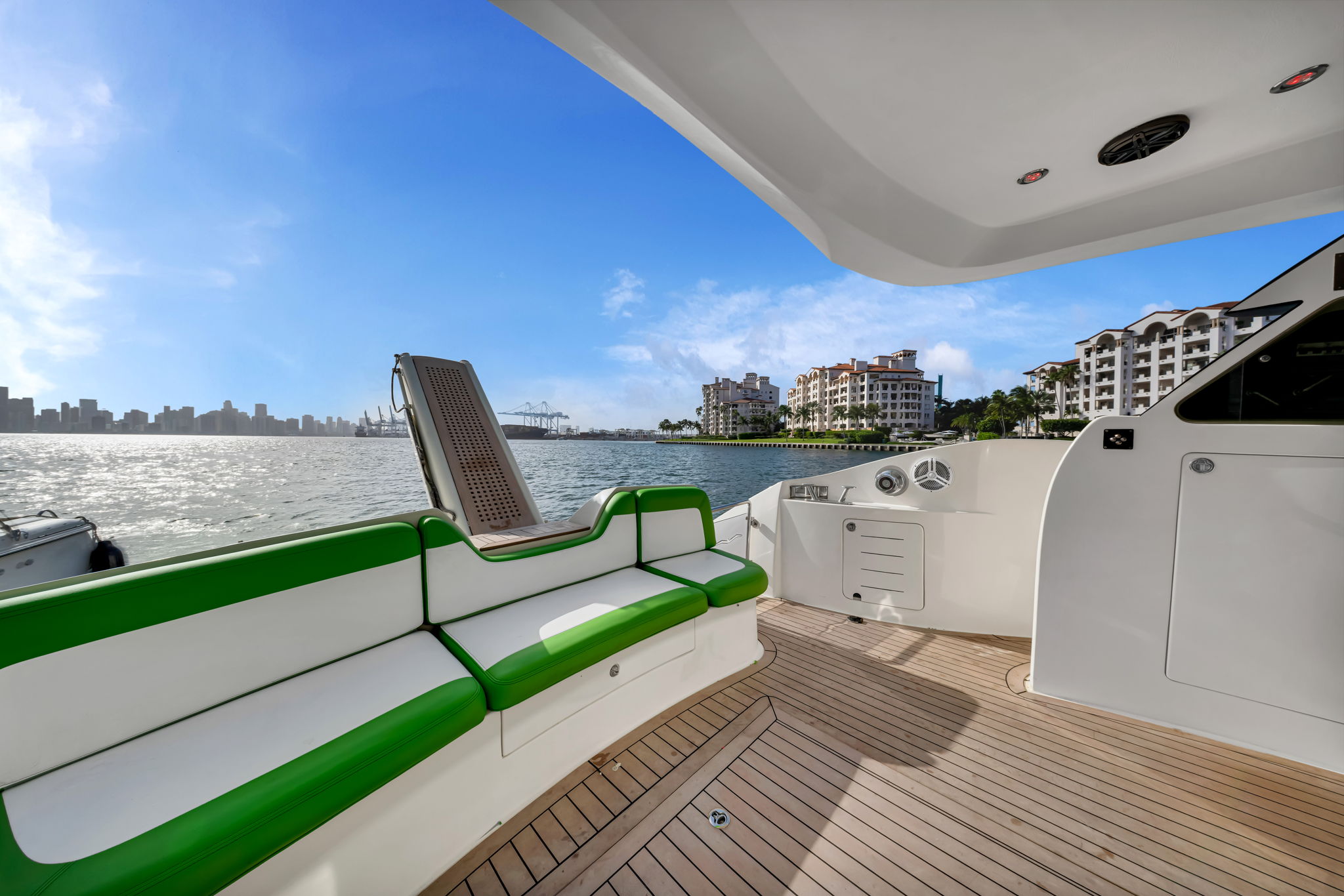 67FT AICON Green Hulk | Miami 10 %Miami Yacht Rentals%