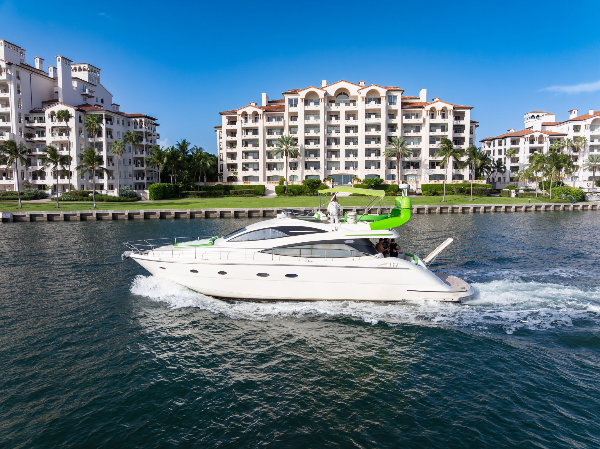 67FT AICON Green Hulk | Miami 1 %Miami Yacht Rentals%