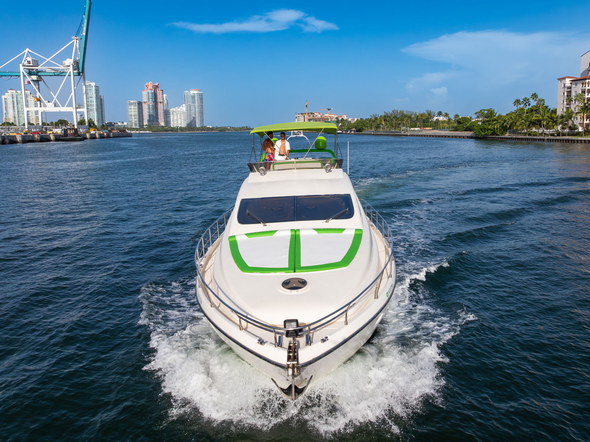 67FT AICON Green Hulk | Miami 2 %Miami Yacht Rentals%
