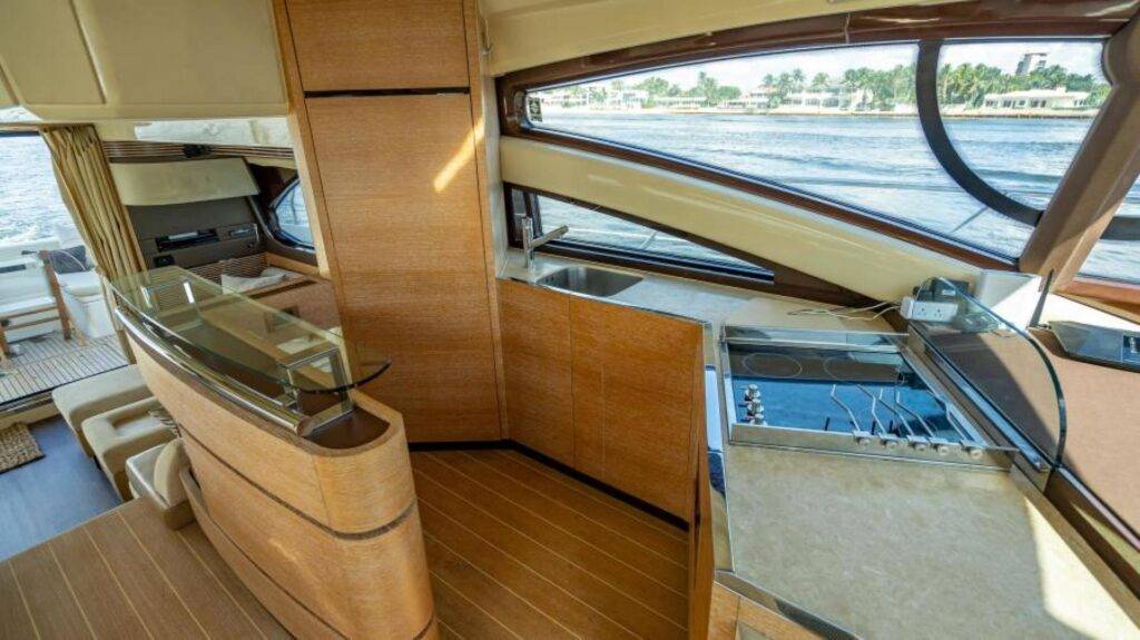 60ft Azimut Alquiler de yates de lujo | Miami River 🌴 11 %MAlquiler de yates en Miami%