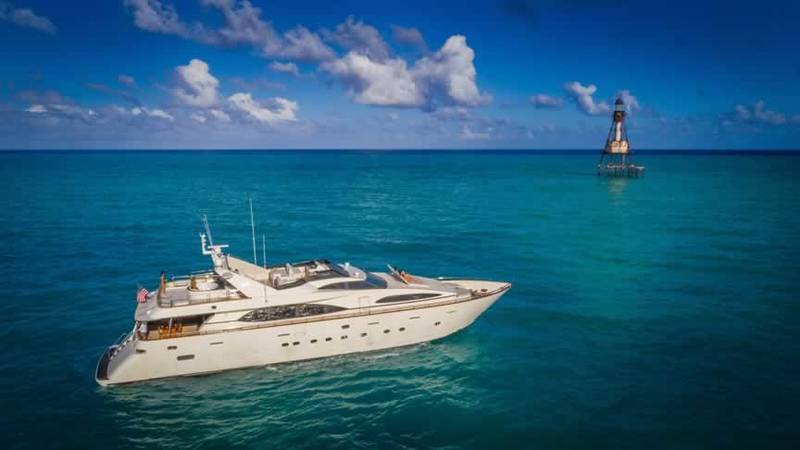 94ft Leopard “Private Key” Mega Yacht Charter | Miami 🛥️ 3 %Miami Yacht Rentals%
