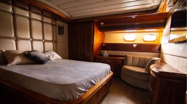 100ft Ferretti "Paladin" - Alquiler de Yates de Lujo | Miami Beach 3 %MAlquiler de yates en Miami%